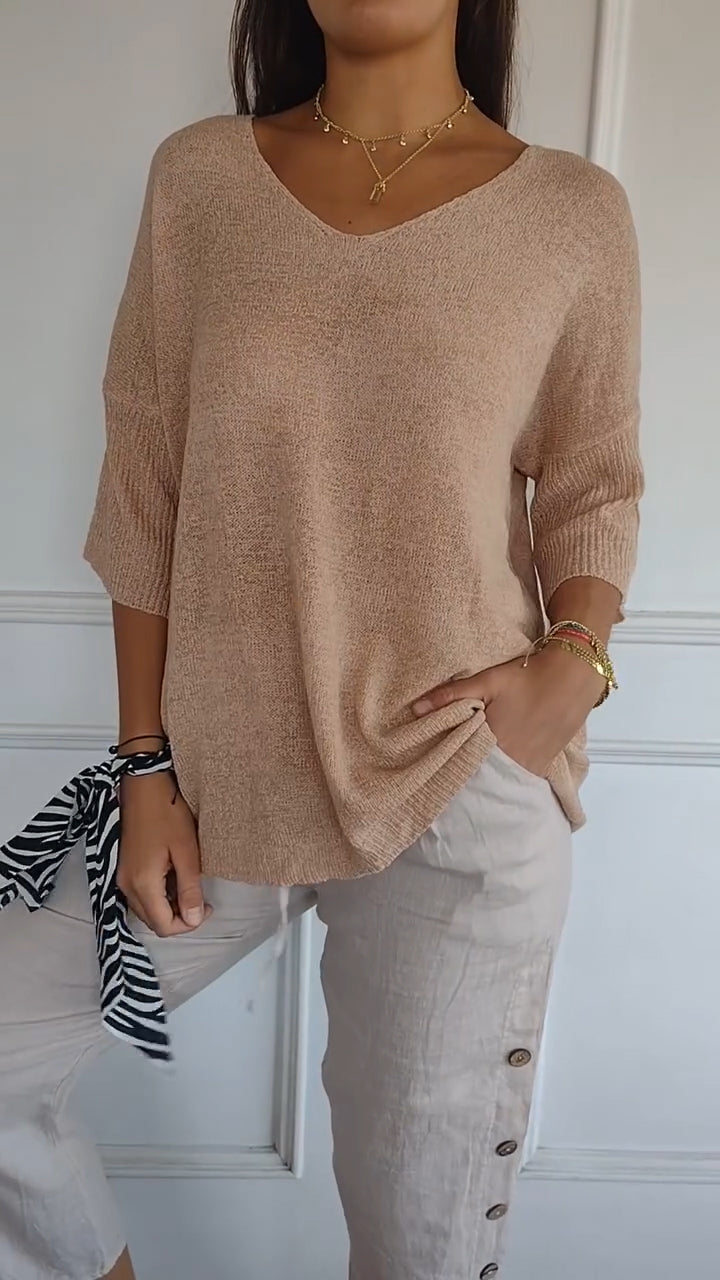 Jill | Nadčasový top s výstrihom do V