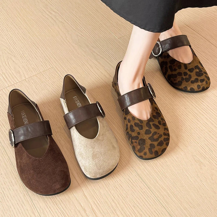 Victoria — Leopard Merceditas s prackou